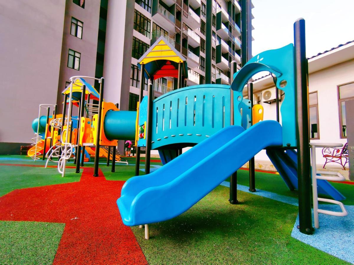Legoland 3Min Lakeview Happyrainbowsuite 7Pax 2R2B Nusajaya  Buitenkant foto